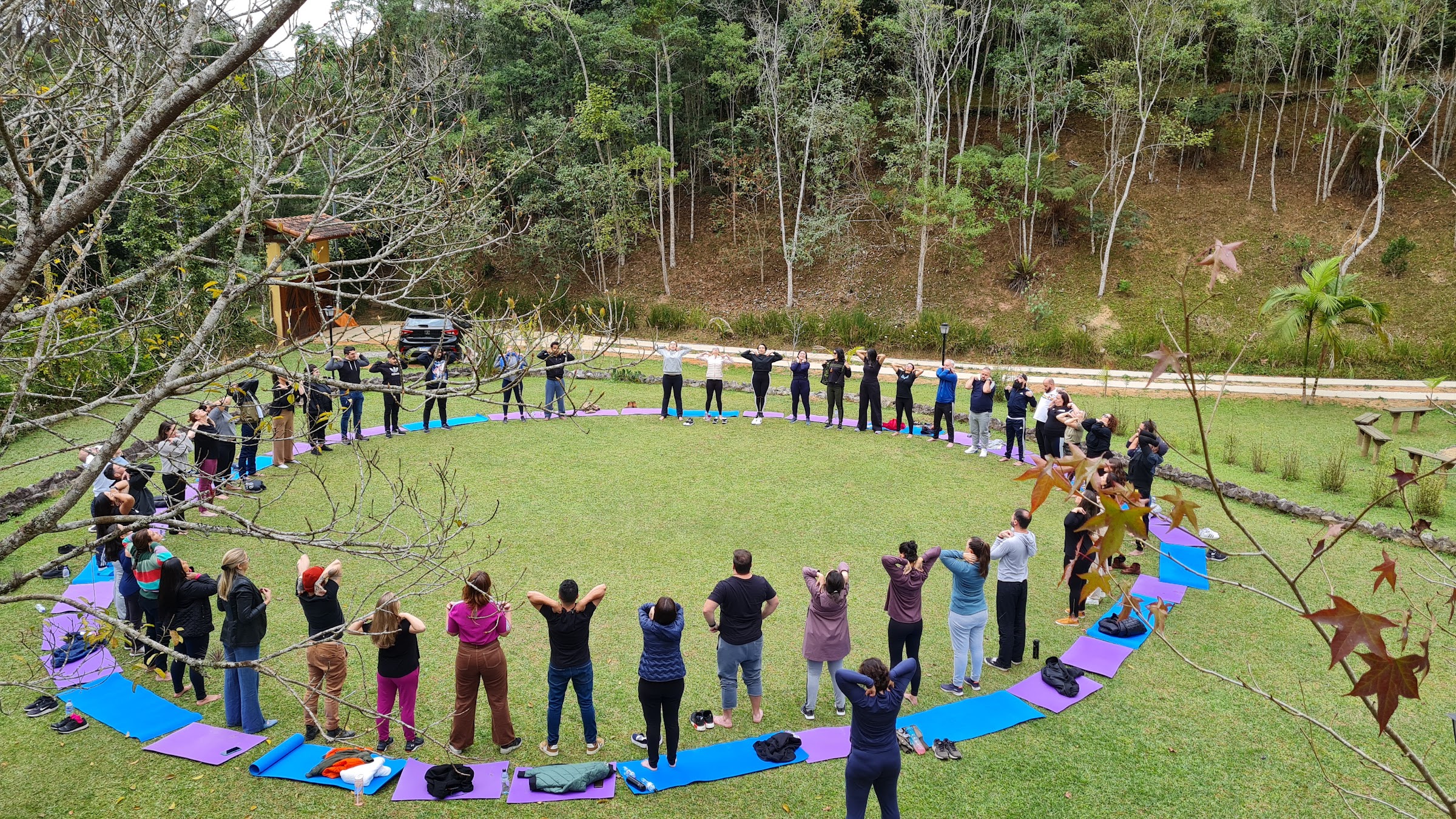 Workshop corporativo do ATZ com grupo reunido em dinâmica vivencial